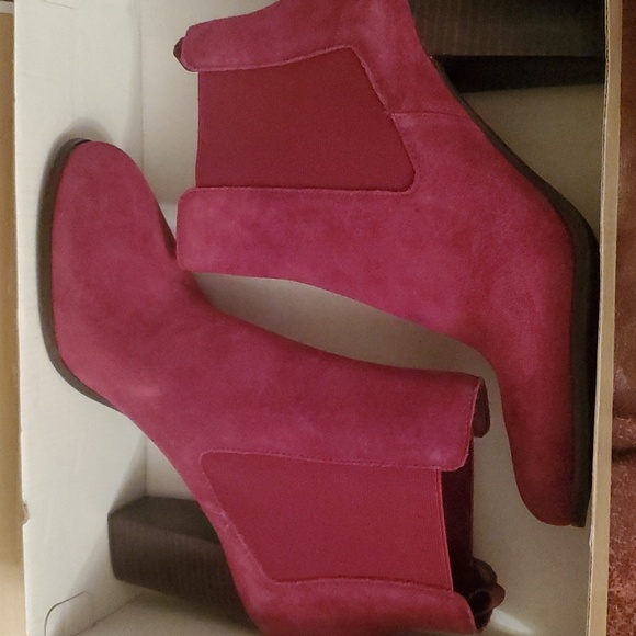 NEW MICHAEL Michael Kors Women's Lottie Bootie Suede Dark Berry  Size 10M - Picture 10 of 10
